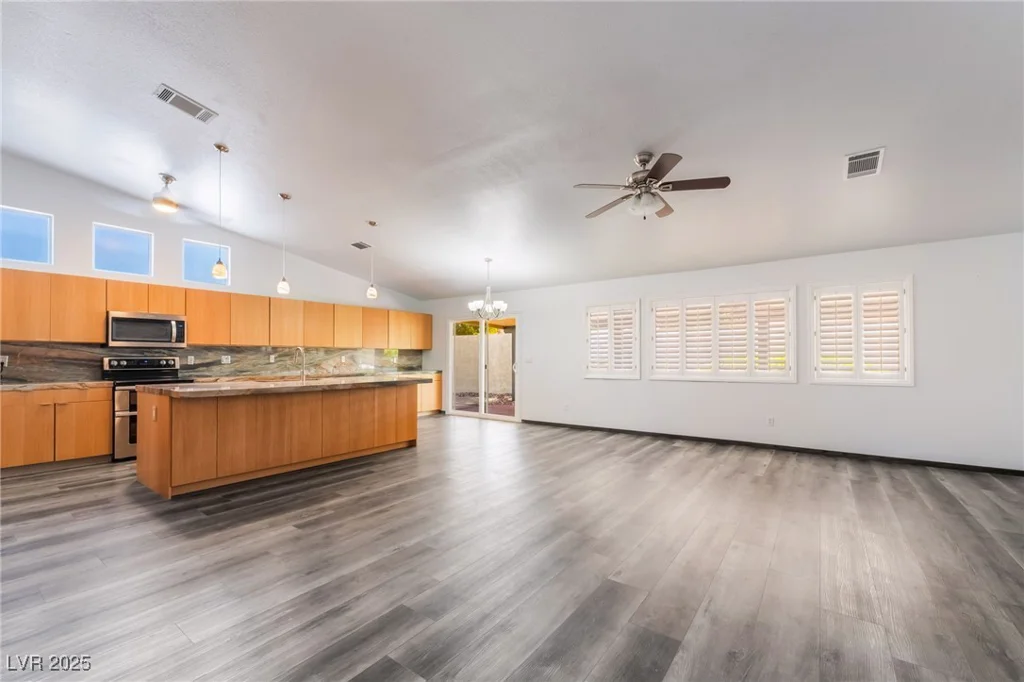 5217 Cold River, Las Vegas, NV 89130