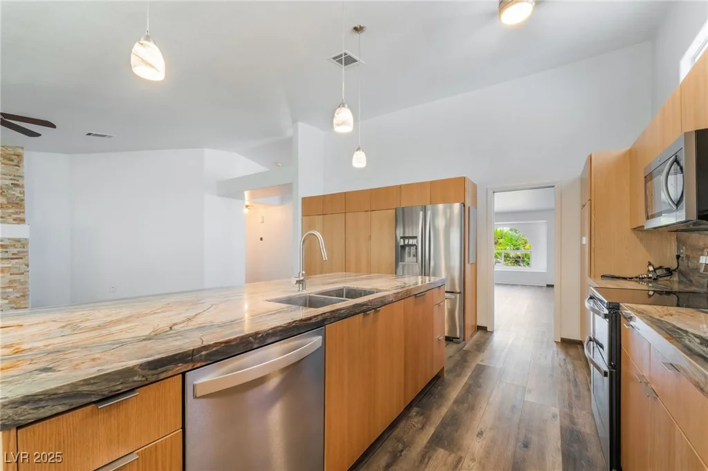 5217 Cold River, Las Vegas, NV 89130