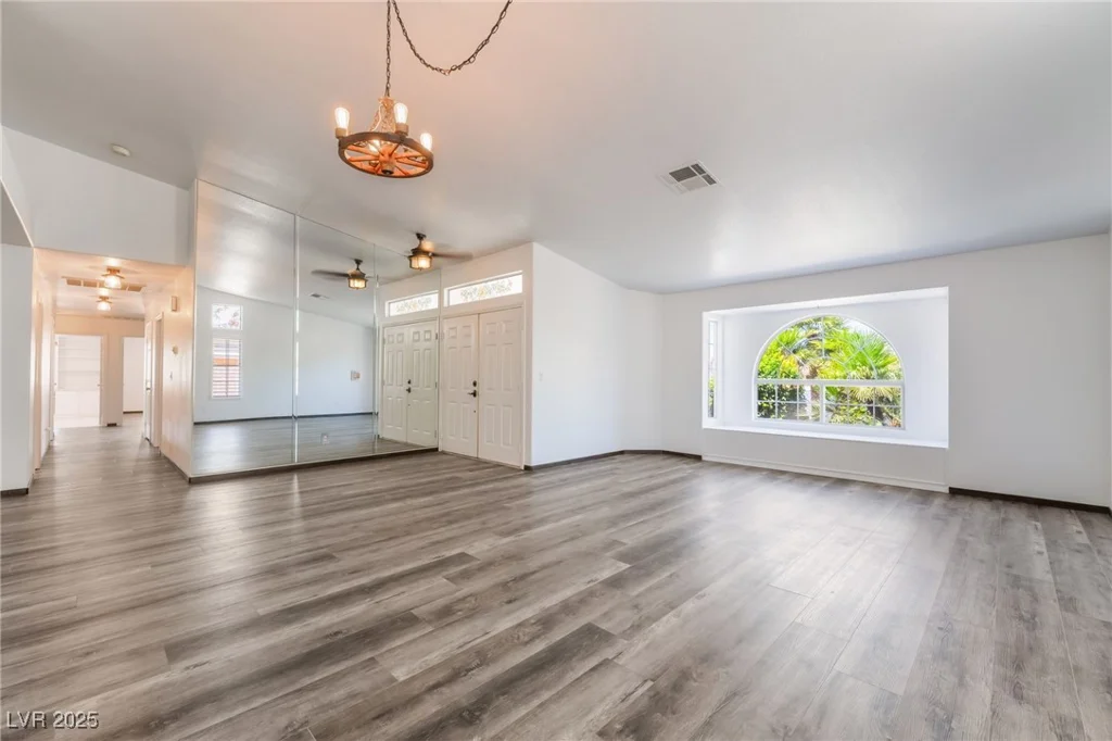 5217 Cold River, Las Vegas, NV 89130