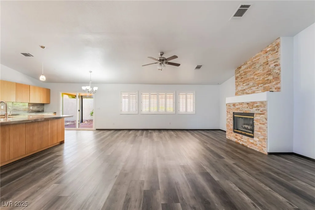 5217 Cold River, Las Vegas, NV 89130