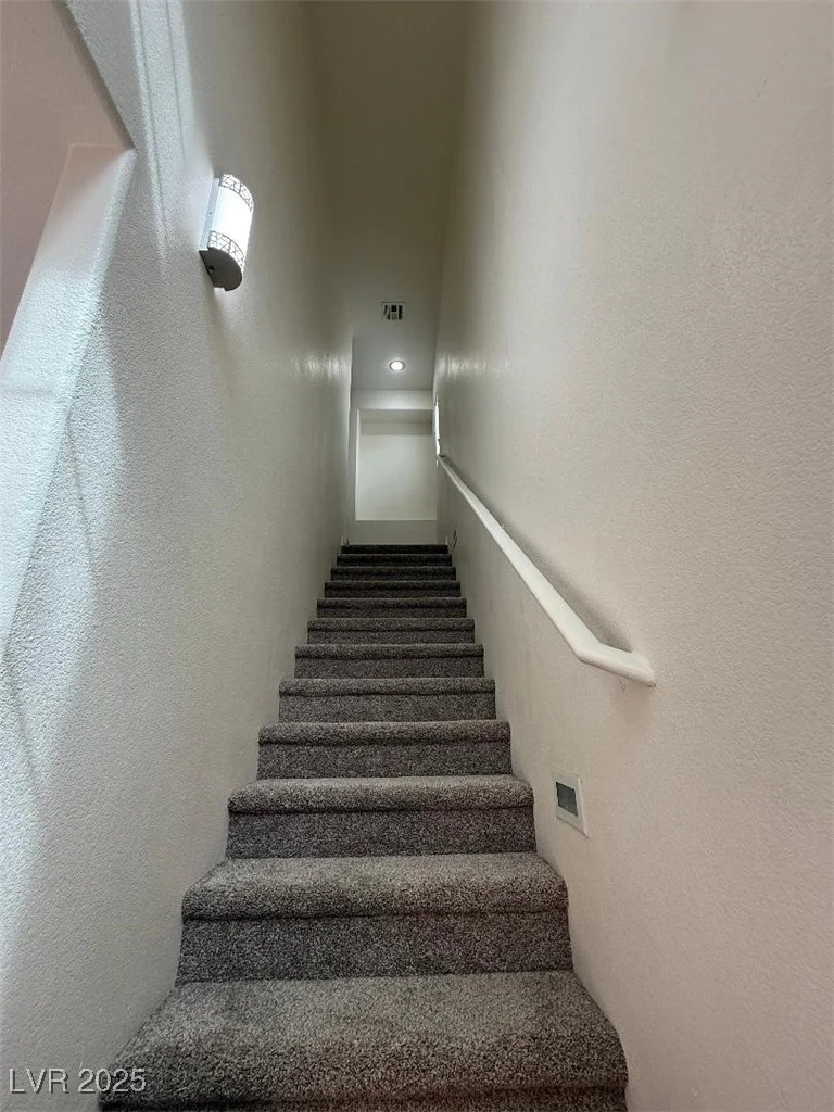 6546 Churnet Valley, Las Vegas, NV 89139