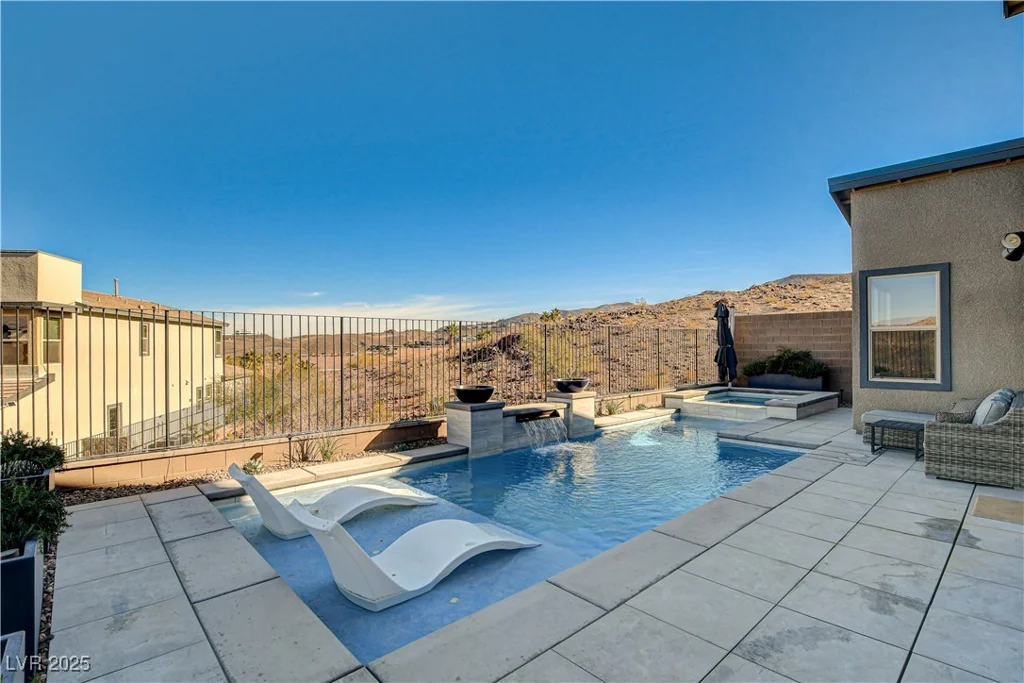 1968 Regal Bluff, Henderson, NV 89052