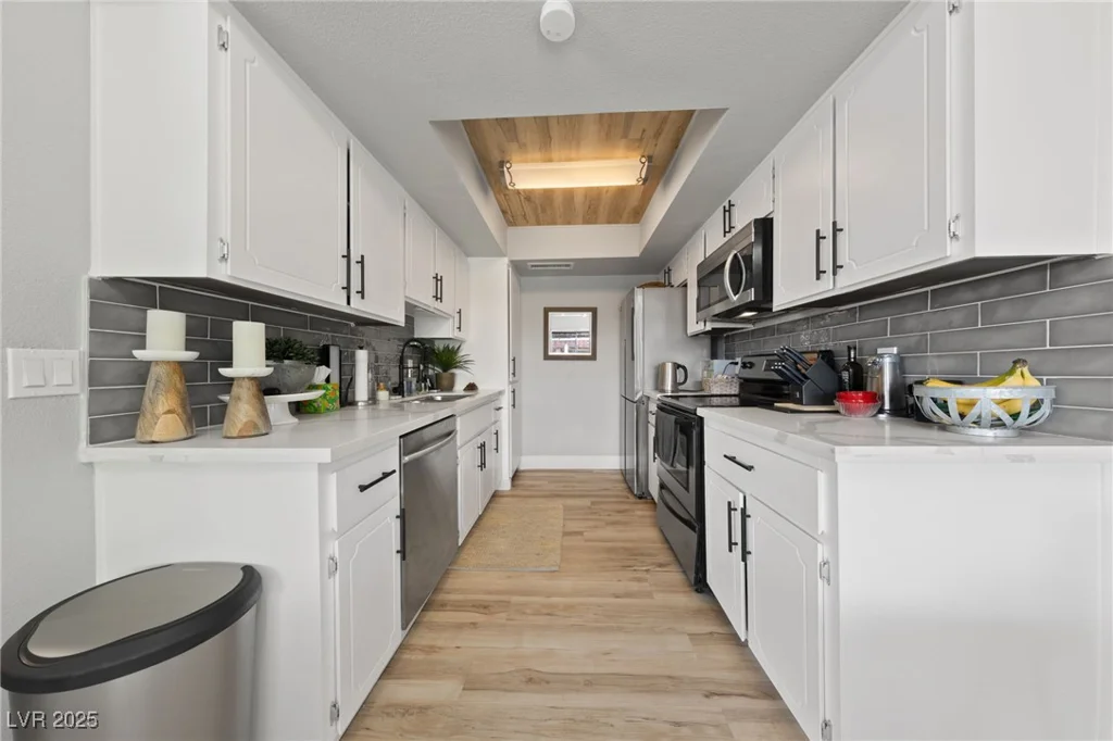 320 Shadybrook, Las Vegas, NV 89107
