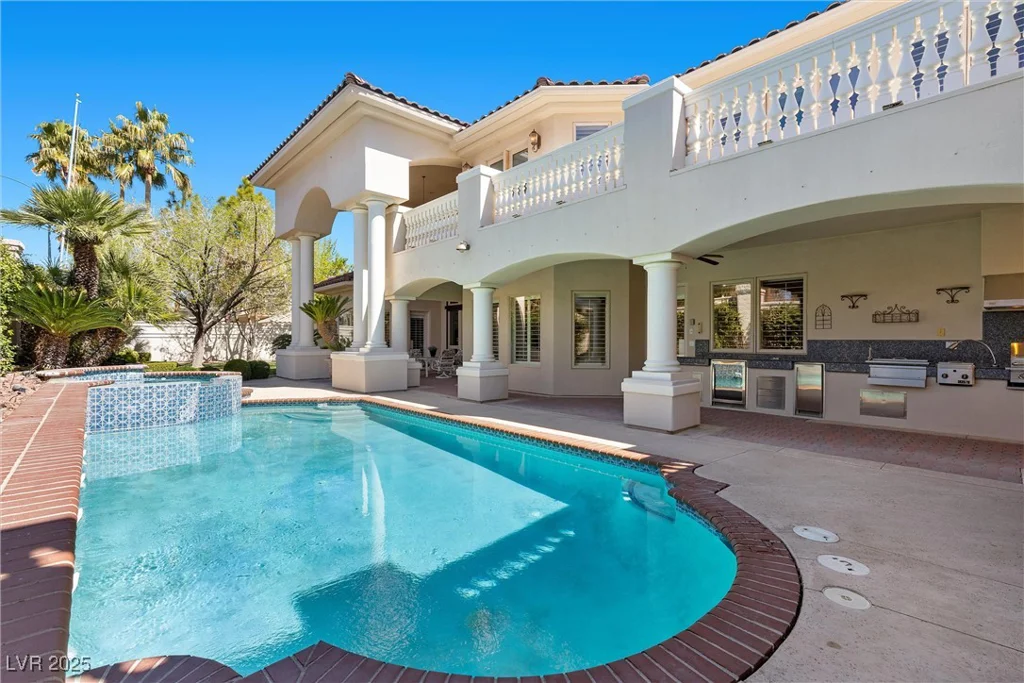 2101 Strada Mia, Las Vegas, NV 89117
