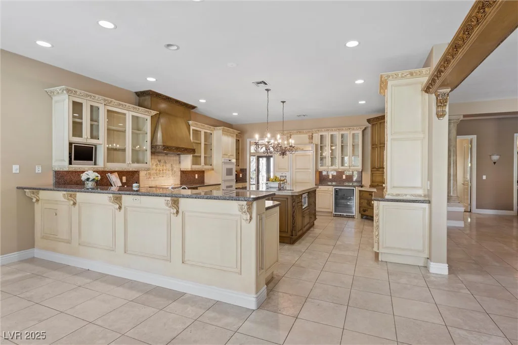 2101 Strada Mia, Las Vegas, NV 89117