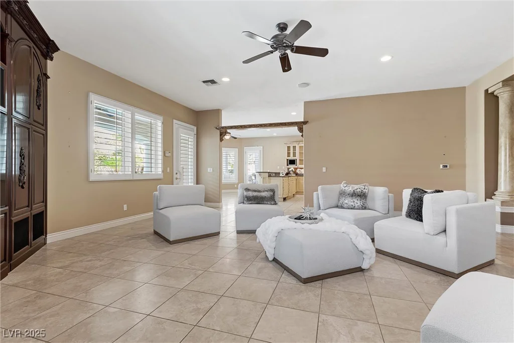 2101 Strada Mia, Las Vegas, NV 89117