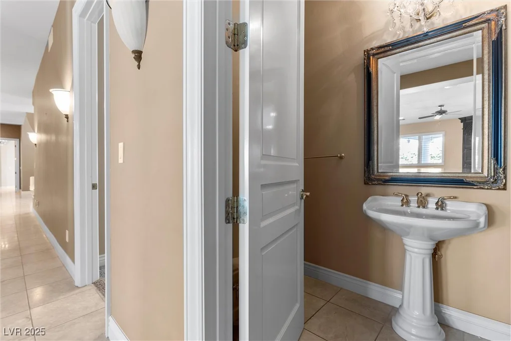 2101 Strada Mia, Las Vegas, NV 89117