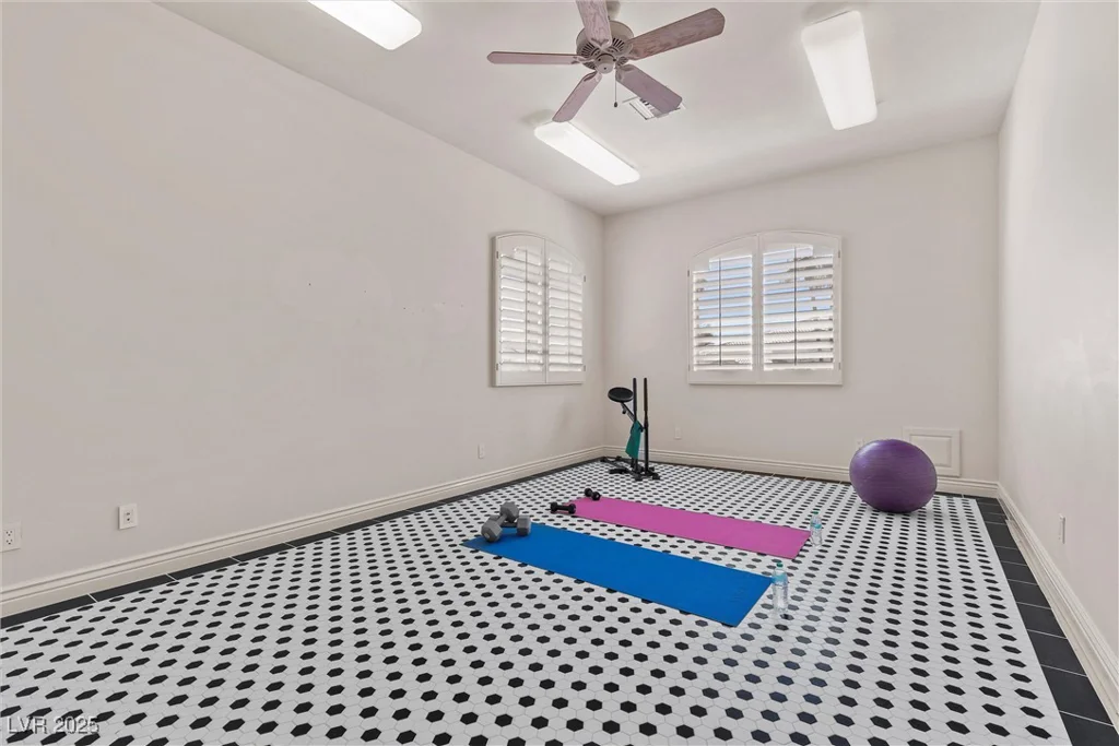 2101 Strada Mia, Las Vegas, NV 89117