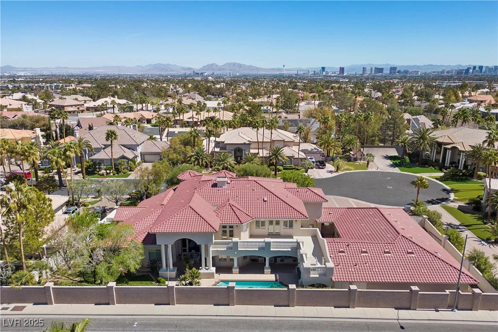 2101 Strada Mia, Las Vegas, NV 89117