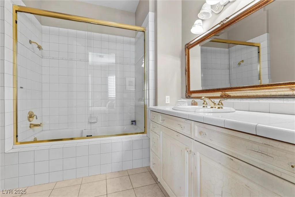 2101 Strada Mia, Las Vegas, NV 89117