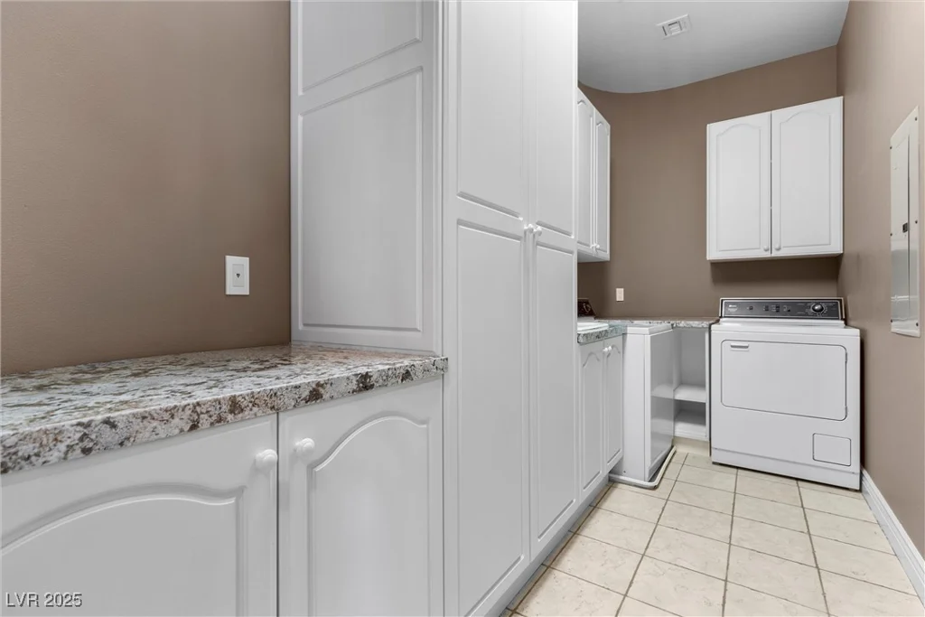 2101 Strada Mia, Las Vegas, NV 89117
