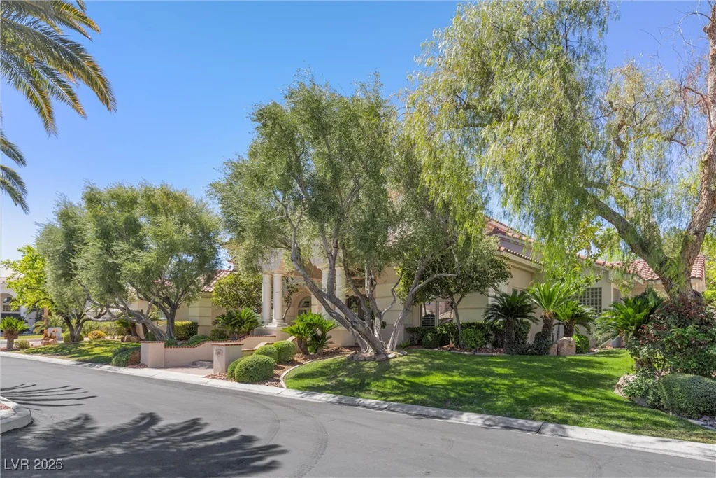 2101 Strada Mia, Las Vegas, NV 89117