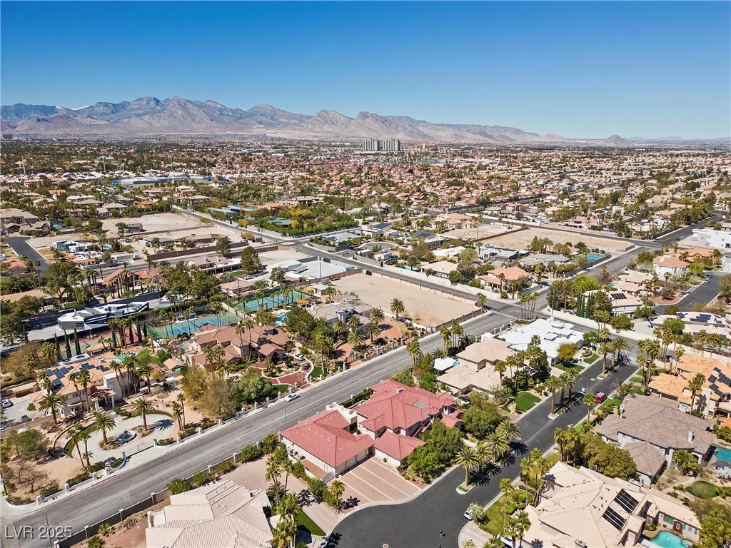 2101 Strada Mia, Las Vegas, NV 89117