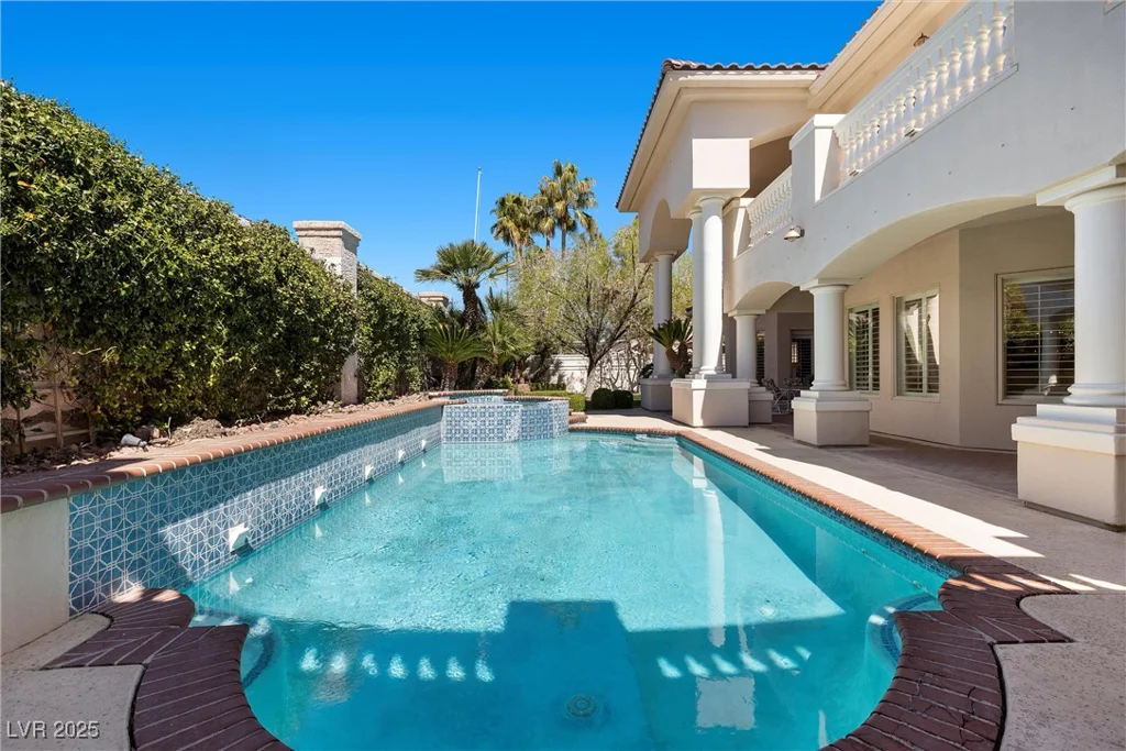 2101 Strada Mia, Las Vegas, NV 89117