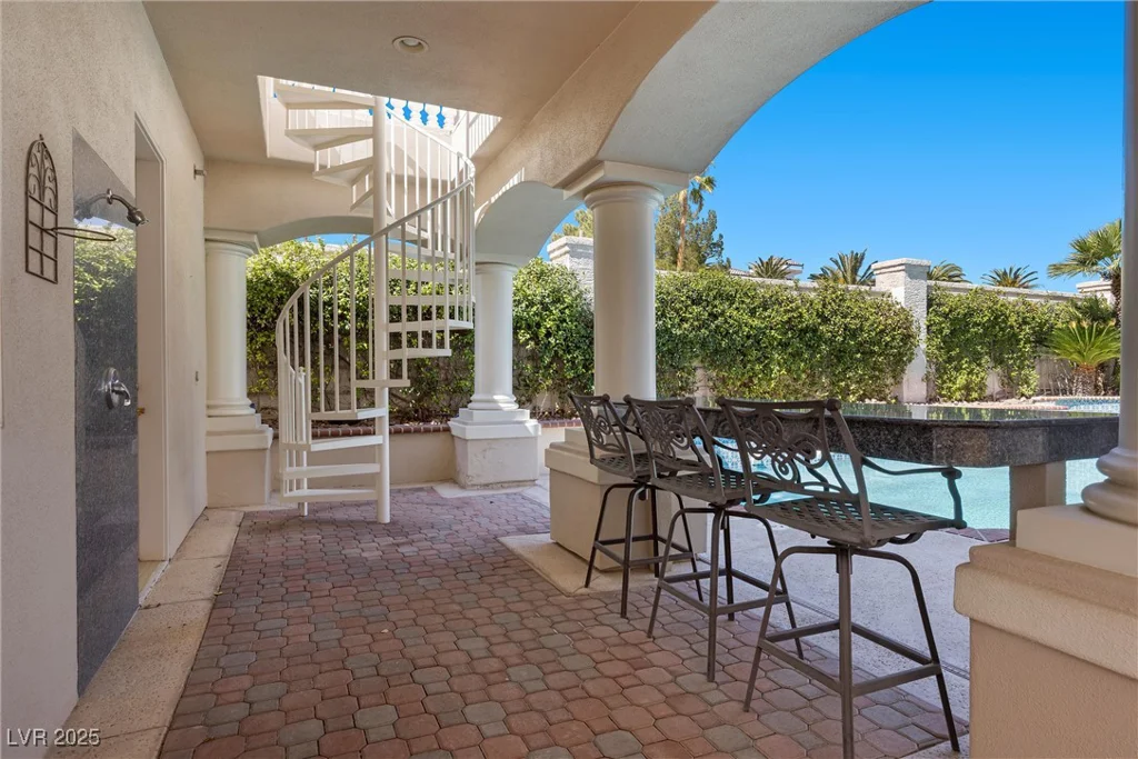 2101 Strada Mia, Las Vegas, NV 89117