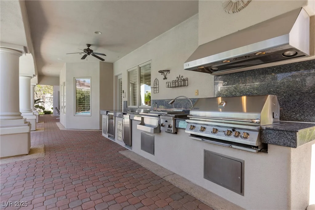 2101 Strada Mia, Las Vegas, NV 89117