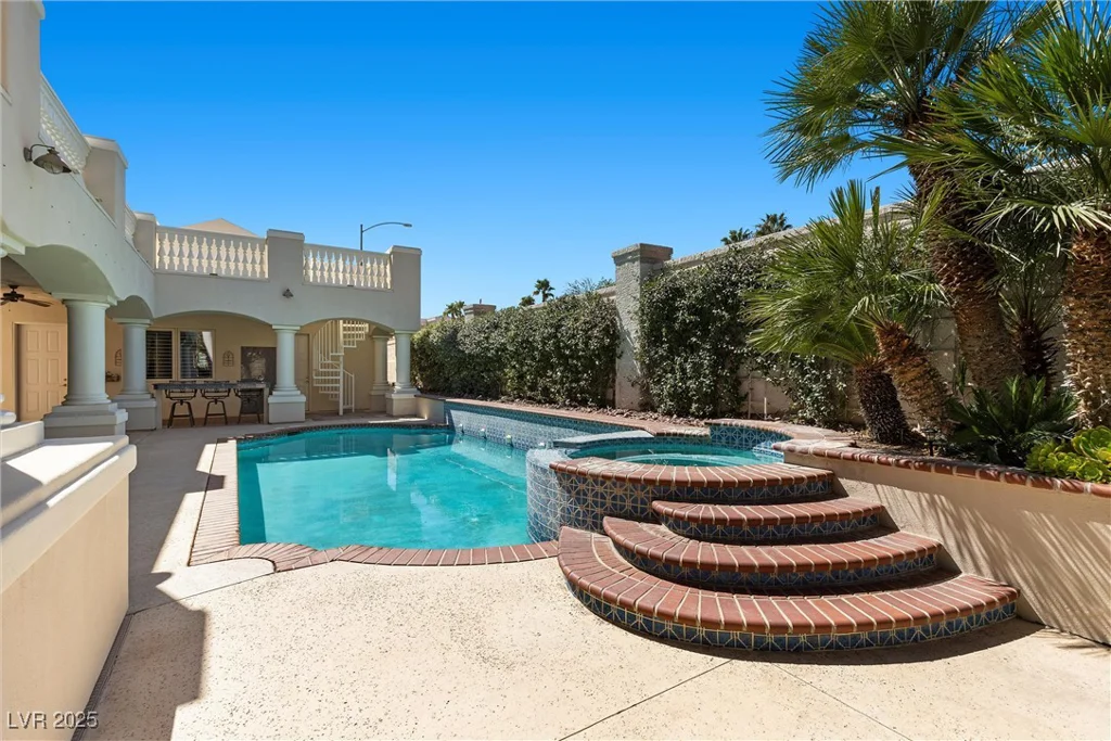2101 Strada Mia, Las Vegas, NV 89117