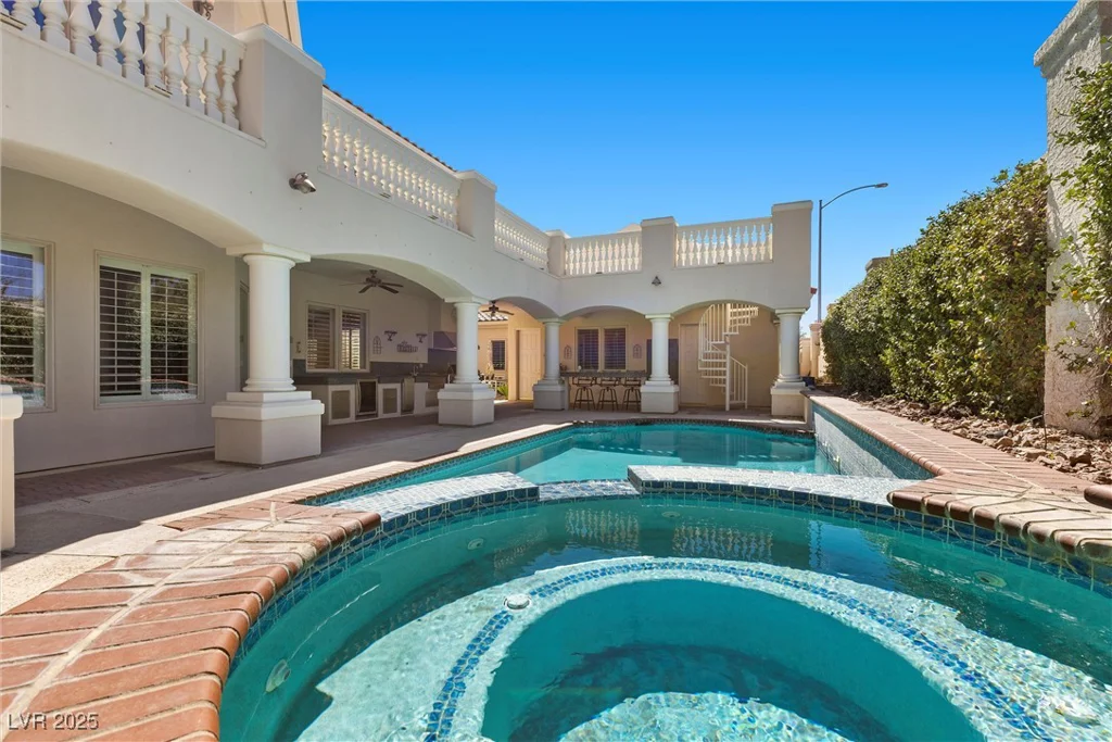 2101 Strada Mia, Las Vegas, NV 89117