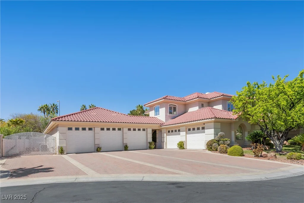 2101 Strada Mia, Las Vegas, NV 89117