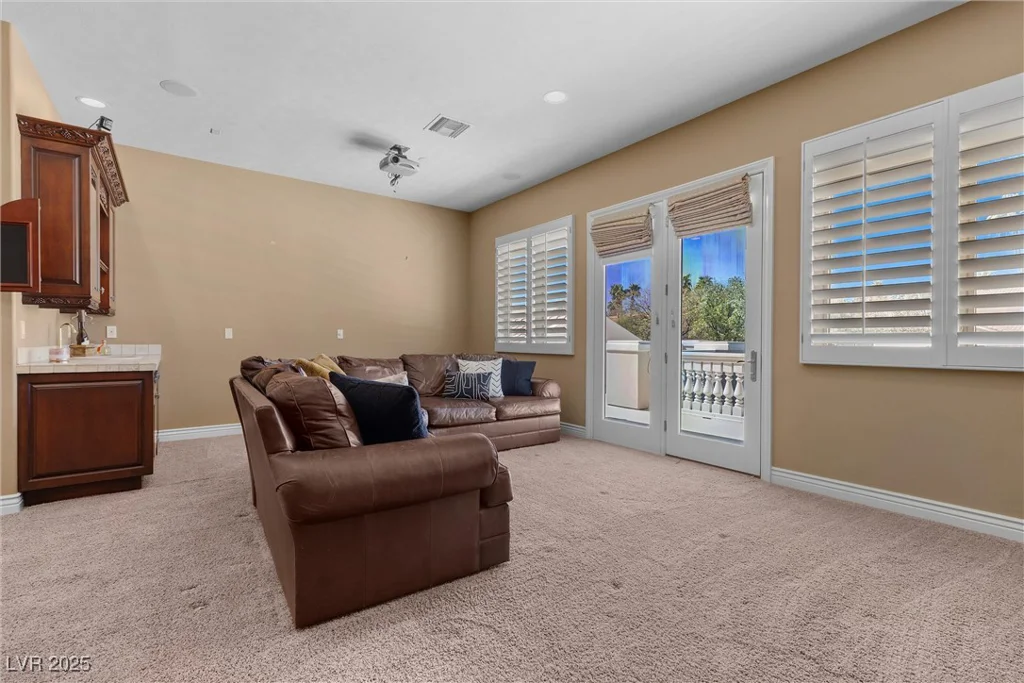2101 Strada Mia, Las Vegas, NV 89117