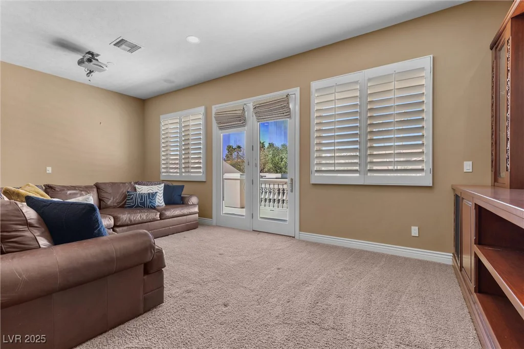 2101 Strada Mia, Las Vegas, NV 89117