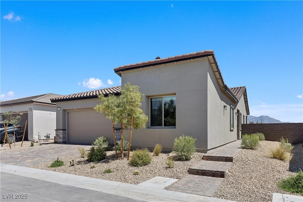 10158 Super Jovian, Las Vegas, NV 89143