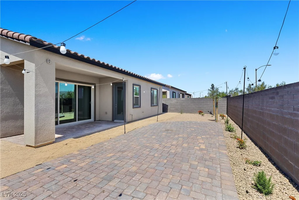 10158 Super Jovian, Las Vegas, NV 89143