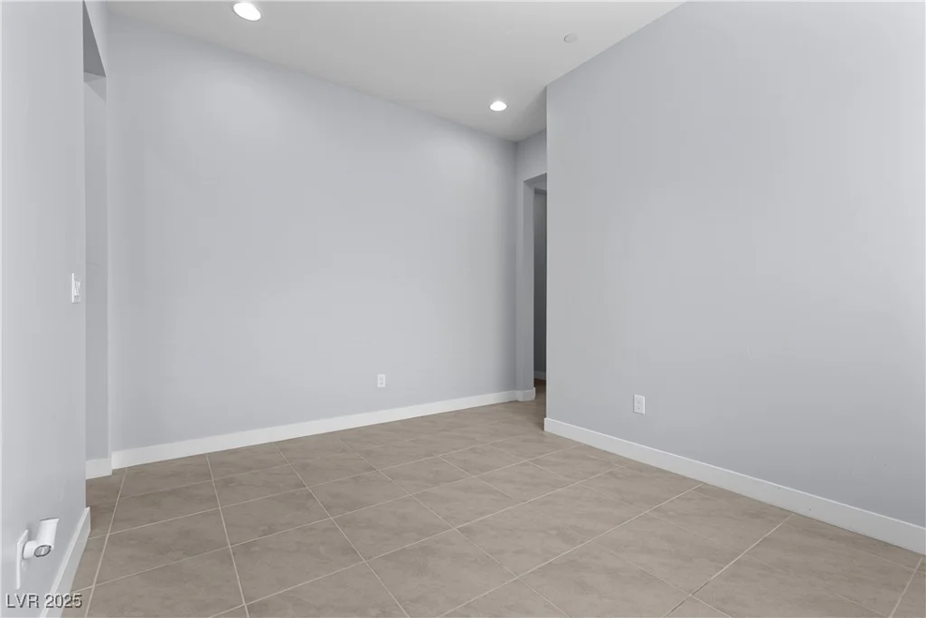 10158 Super Jovian, Las Vegas, NV 89143
