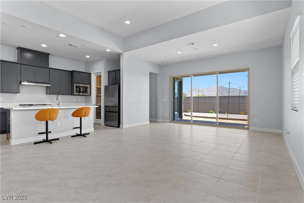10158 Super Jovian, Las Vegas, NV 89143