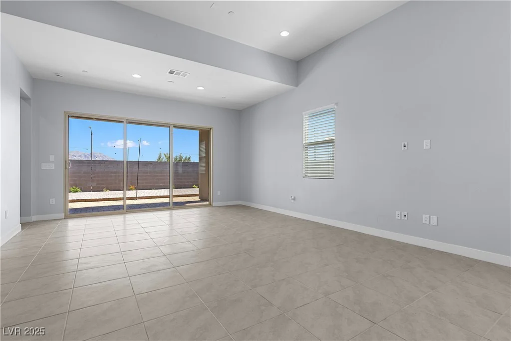10158 Super Jovian, Las Vegas, NV 89143
