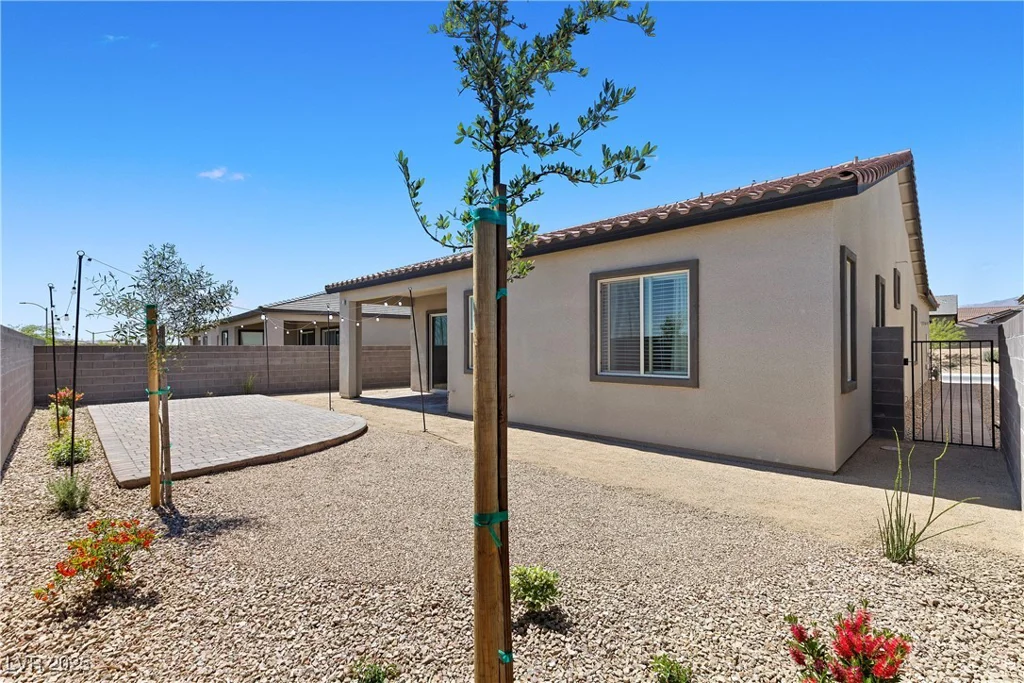 10158 Super Jovian, Las Vegas, NV 89143