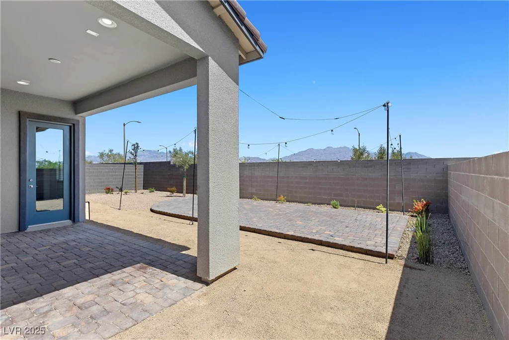10158 Super Jovian, Las Vegas, NV 89143