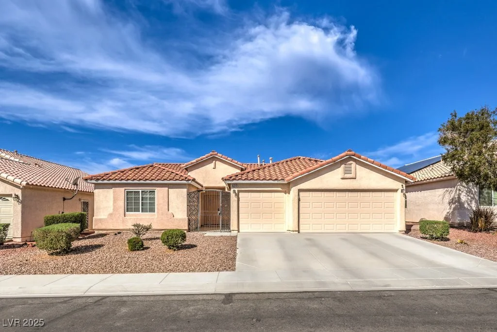6217 Statue, North Las Vegas, NV 89081