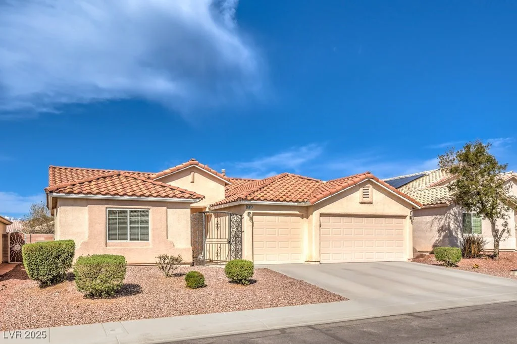 6217 Statue, North Las Vegas, NV 89081