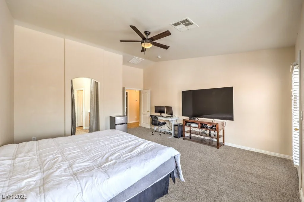 6217 Statue, North Las Vegas, NV 89081