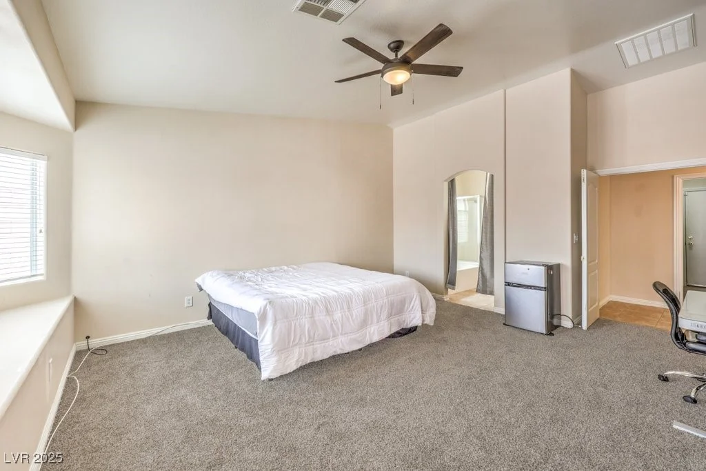 6217 Statue, North Las Vegas, NV 89081