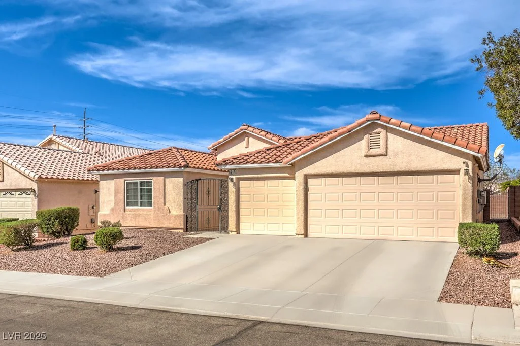 6217 Statue, North Las Vegas, NV 89081