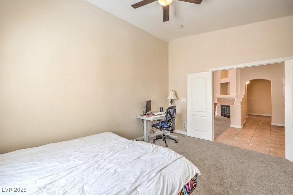 6217 Statue, North Las Vegas, NV 89081