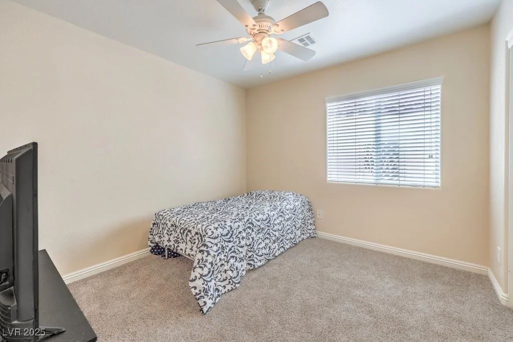 6217 Statue, North Las Vegas, NV 89081