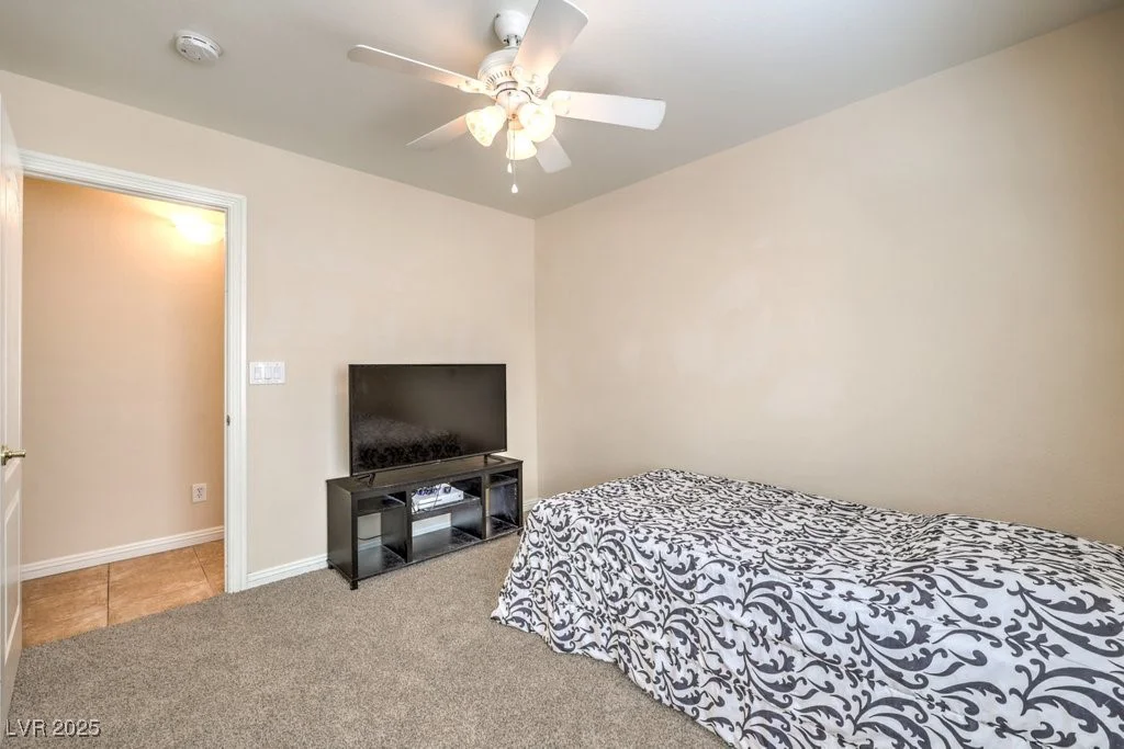 6217 Statue, North Las Vegas, NV 89081