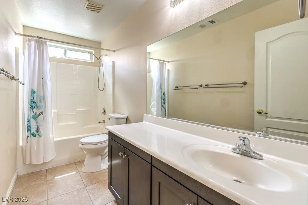 6217 Statue, North Las Vegas, NV 89081