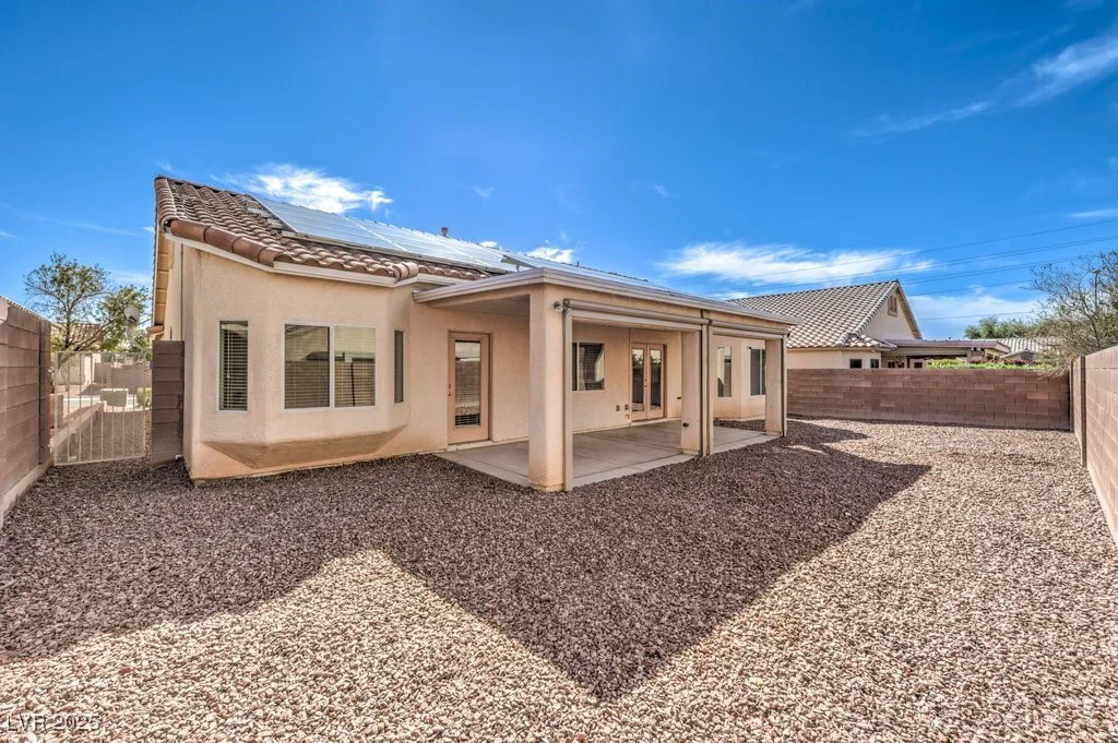 6217 Statue, North Las Vegas, NV 89081