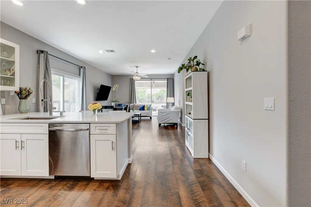 2613 Country Mile, Las Vegas, NV 89135