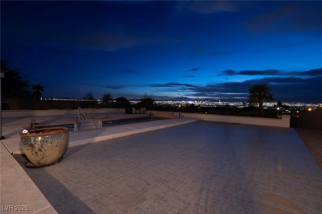 979 Evening Dew, Las Vegas, NV 89110