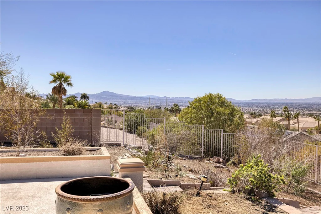 979 Evening Dew, Las Vegas, NV 89110