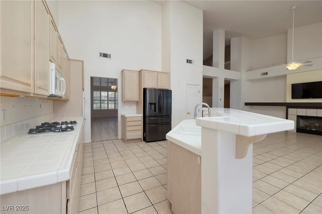 979 Evening Dew, Las Vegas, NV 89110