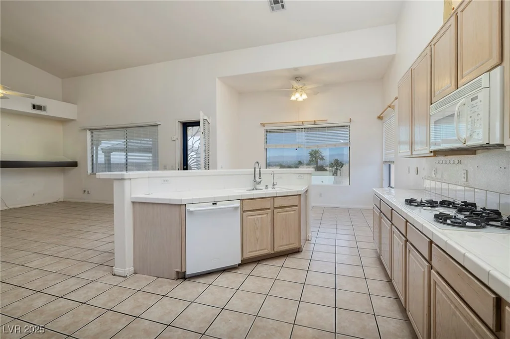 979 Evening Dew, Las Vegas, NV 89110
