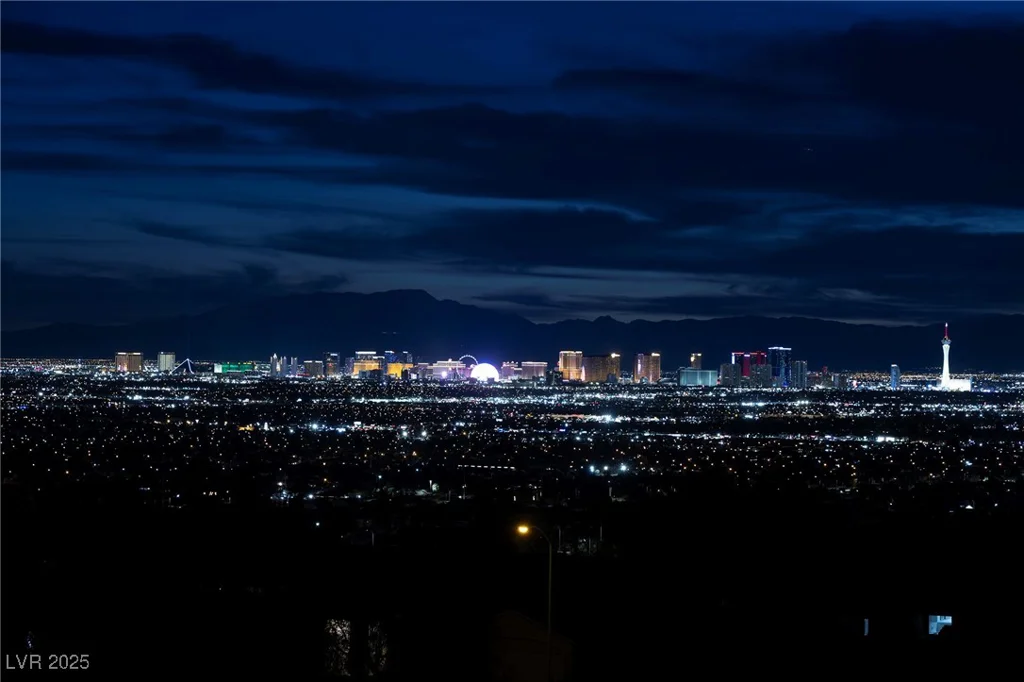 979 Evening Dew, Las Vegas, NV 89110