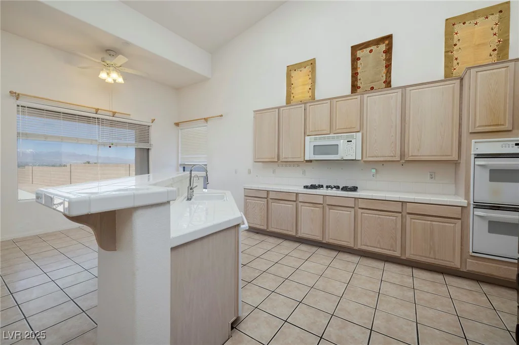 979 Evening Dew, Las Vegas, NV 89110