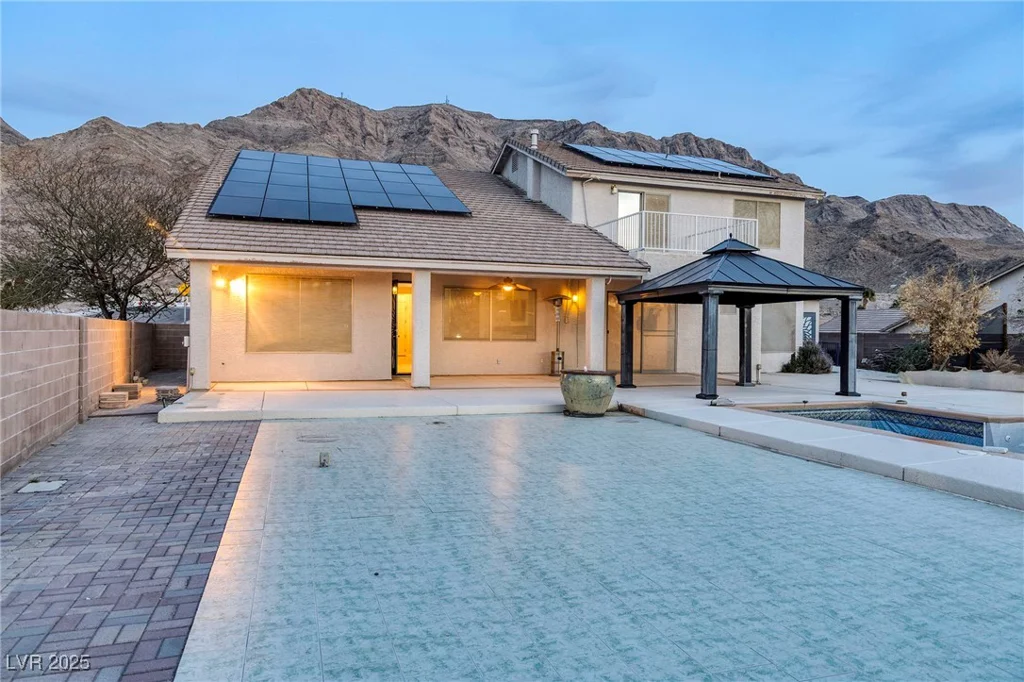 979 Evening Dew, Las Vegas, NV 89110